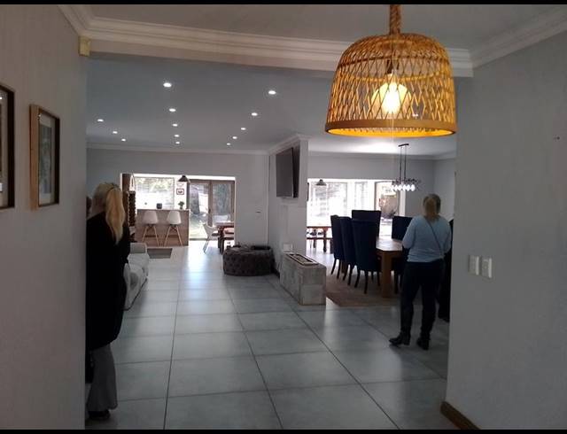 7 BEDROOM HOUSE FOR SALE IN BRACKENHURST